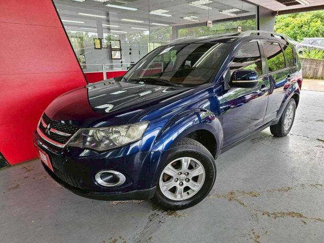 2011 Outlander 2.4 2WD豪華型 定速 免鑰匙啟動 天窗 安卓機 恆溫 換檔撥片  第4張相片