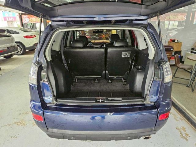 2011 Outlander 2.4 2WD豪華型 定速 免鑰匙啟動 天窗 安卓機 恆溫 換檔撥片  第9張相片