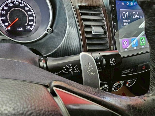 2011 Outlander 2.4 2WD豪華型 定速 免鑰匙啟動 天窗 安卓機 恆溫 換檔撥片  第13張相片
