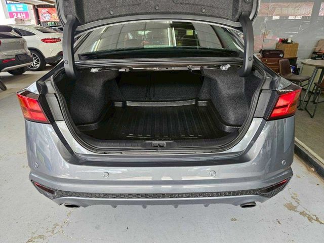 2020 NISSAN ALTIMA 2.0 248P 一手原廠保養 IKEY 摸門 ACC AEB 車道偏離 車道維持  第10張相片