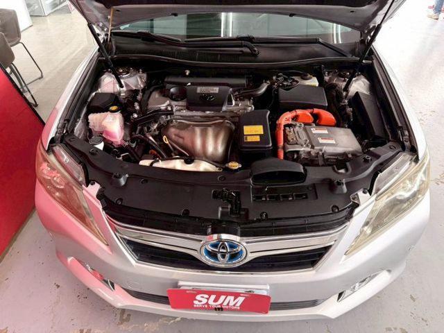 2012 TOYOTA CAMRY-H 一手僅跑8萬 IKEY 摸門 天窗 定速 螢幕 抬顯 電動座椅  第5張相片