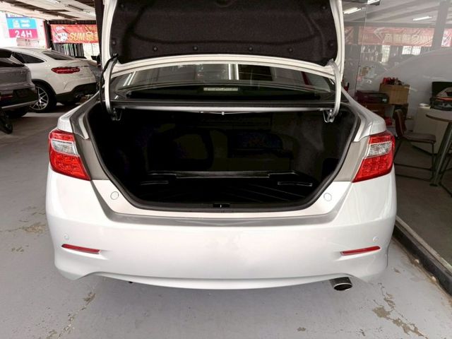 2012 TOYOTA CAMRY-H 一手僅跑8萬 IKEY 摸門 天窗 定速 螢幕 抬顯 電動座椅  第9張相片