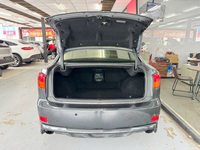 2006 LEXUS IS250 摸門 IKEY 恆溫 定速 妥善率極高的進口車 當年的雅痞風  第5張相片