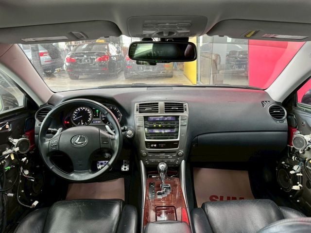 2006 LEXUS IS250 摸門 IKEY 恆溫 定速 妥善率極高的進口車 當年的雅痞風  第7張相片