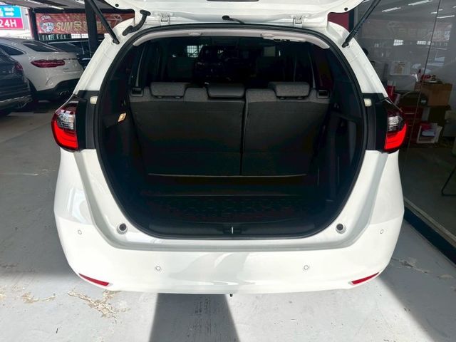 2024 HONDA FIT HEV僅跑3萬 IKEY 摸門 ACC AEB 恆溫 車道維持輔助 車道變換輔助 車道偏離  第9張相片