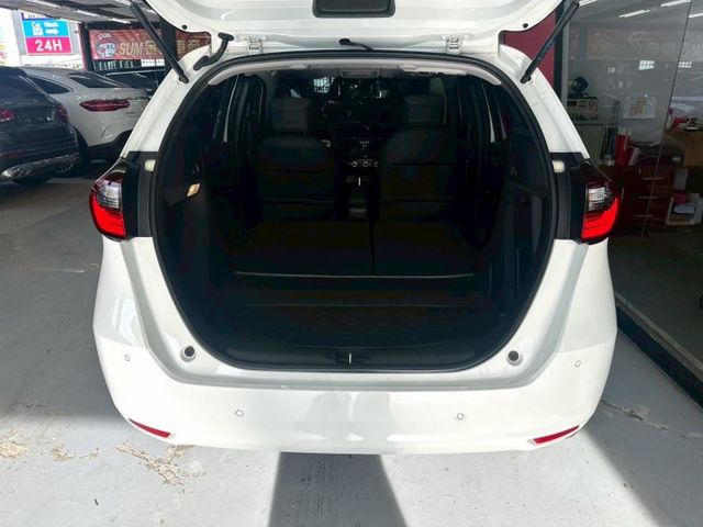 2024 HONDA FIT HEV僅跑3萬 IKEY 摸門 ACC AEB 恆溫 車道維持輔助 車道變換輔助 車道偏離  第10張相片