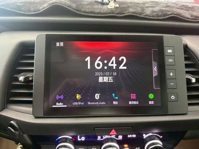 2024 HONDA FIT HEV僅跑3萬 IKEY 摸門 ACC AEB 恆溫 車道維持輔助 車道變換輔助 車道偏離  第12張相片
