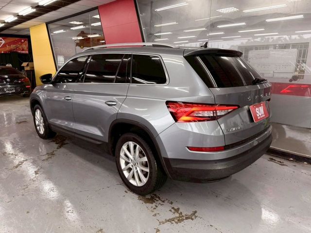 2021年  Kodiaq 1.5 TSI豪華菁英版 ACC跟車 360鏡頭 雙區恆溫 盲點偵測 電動尾門 電動椅 盲點  第4張相片