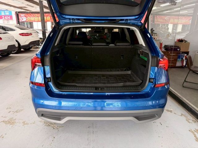 2022年 Kamiq 1.5 TSI 豪華菁英版 IKEY免鑰匙 盲點 倒車顯影 ACC跟車 電動尾門  雙區恆溫  第9張相片