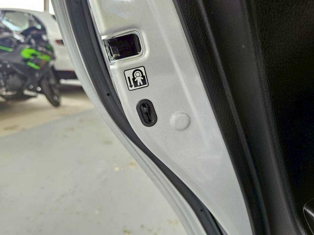 2015年 YARIS 經典版 魚眼頭燈 安卓機 行車紀錄器 倒車顯影  第8張相片