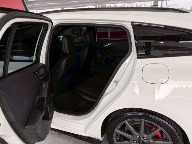 2024 Ford Focus Wagon ST-Line Vignale 僅跑1.4萬 原廠保固到2030 精品改裝  第8張相片