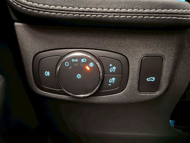 2024 Ford Focus Wagon ST-Line Vignale 僅跑1.4萬 原廠保固到2030 精品改裝  第15張相片