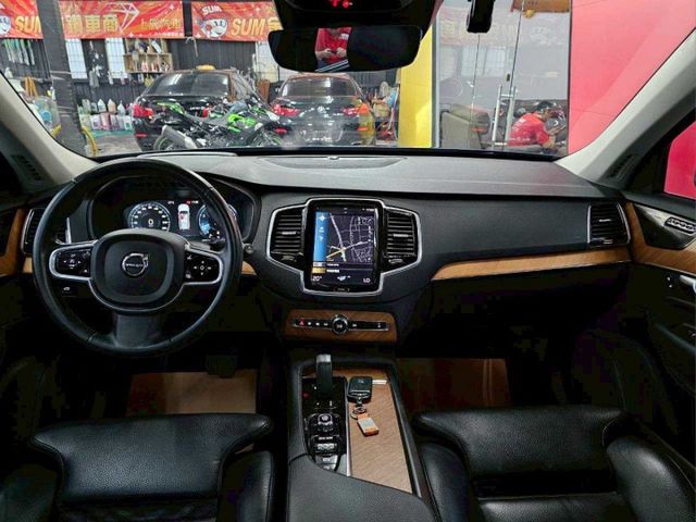 2021 XC90 7人座 全原廠保養 稀有釋出 IKEY 摸門 抬顯 盲點 電尾門 ACC AEB 全景天窗  第6張相片