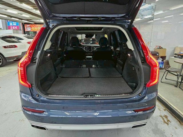 2021 XC90 7人座 全原廠保養 稀有釋出 IKEY 摸門 抬顯 盲點 電尾門 ACC AEB 全景天窗  第9張相片