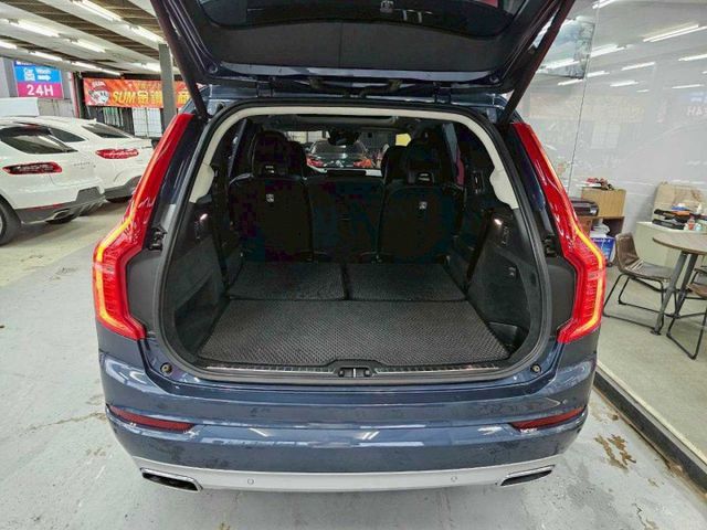 2021 XC90 7人座 全原廠保養 稀有釋出 IKEY 摸門 抬顯 盲點 電尾門 ACC AEB 全景天窗  第10張相片
