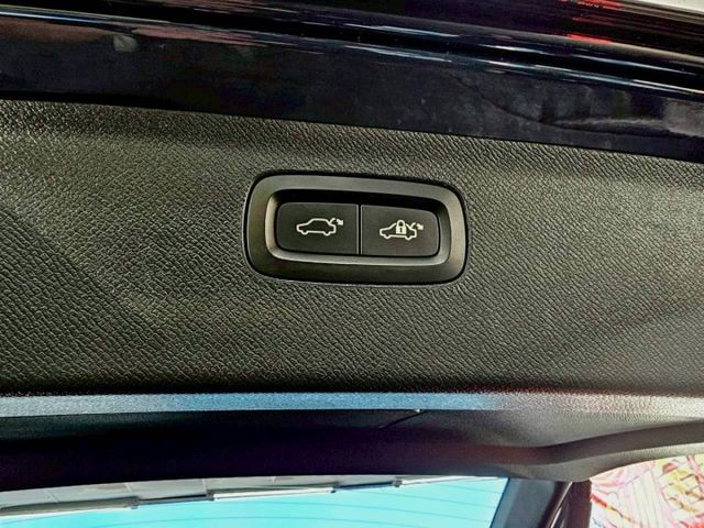2021 XC90 7人座 全原廠保養 稀有釋出 IKEY 摸門 抬顯 盲點 電尾門 ACC AEB 全景天窗  第11張相片