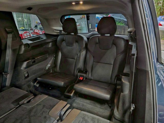 2021 XC90 7人座 全原廠保養 稀有釋出 IKEY 摸門 抬顯 盲點 電尾門 ACC AEB 全景天窗  第17張相片