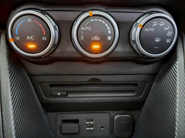 2019 MAZDA2 頂級 僅跑6萬 一手車 IKEY 摸門 恆溫 電折 方控 倒車影像 抬顯  第12張相片