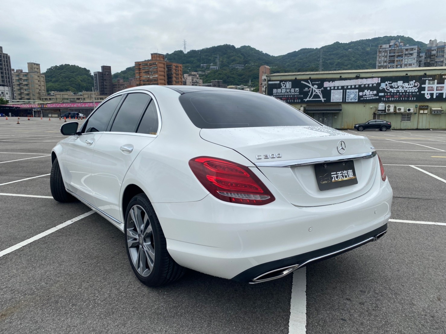 😍2015 W205 Benz C300 Sedan 4WD 柏林之音😍  第9張相片