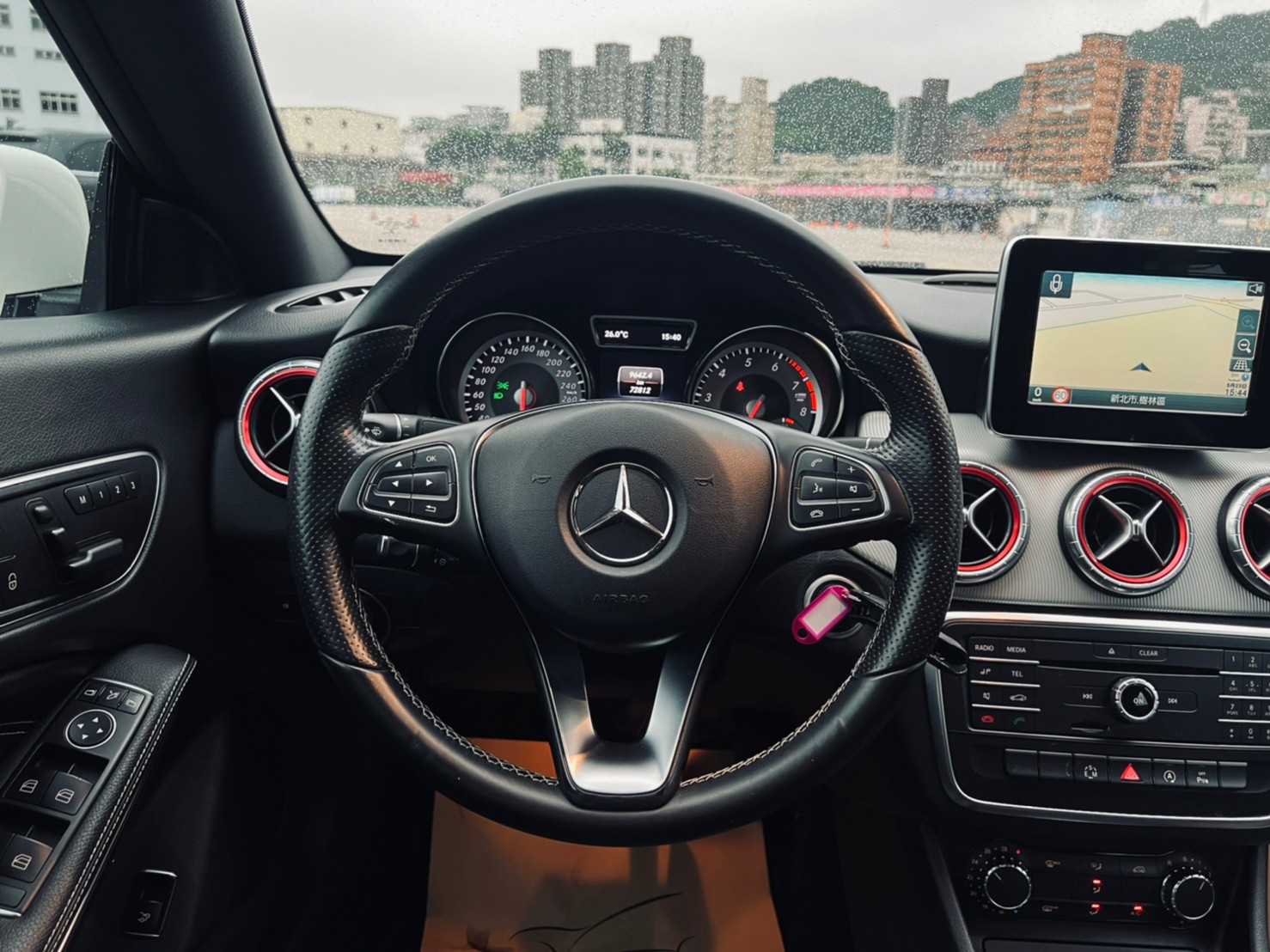 😍2015 C117 BENZ 總代理 Cla200 進口轎跑😍  第4張相片