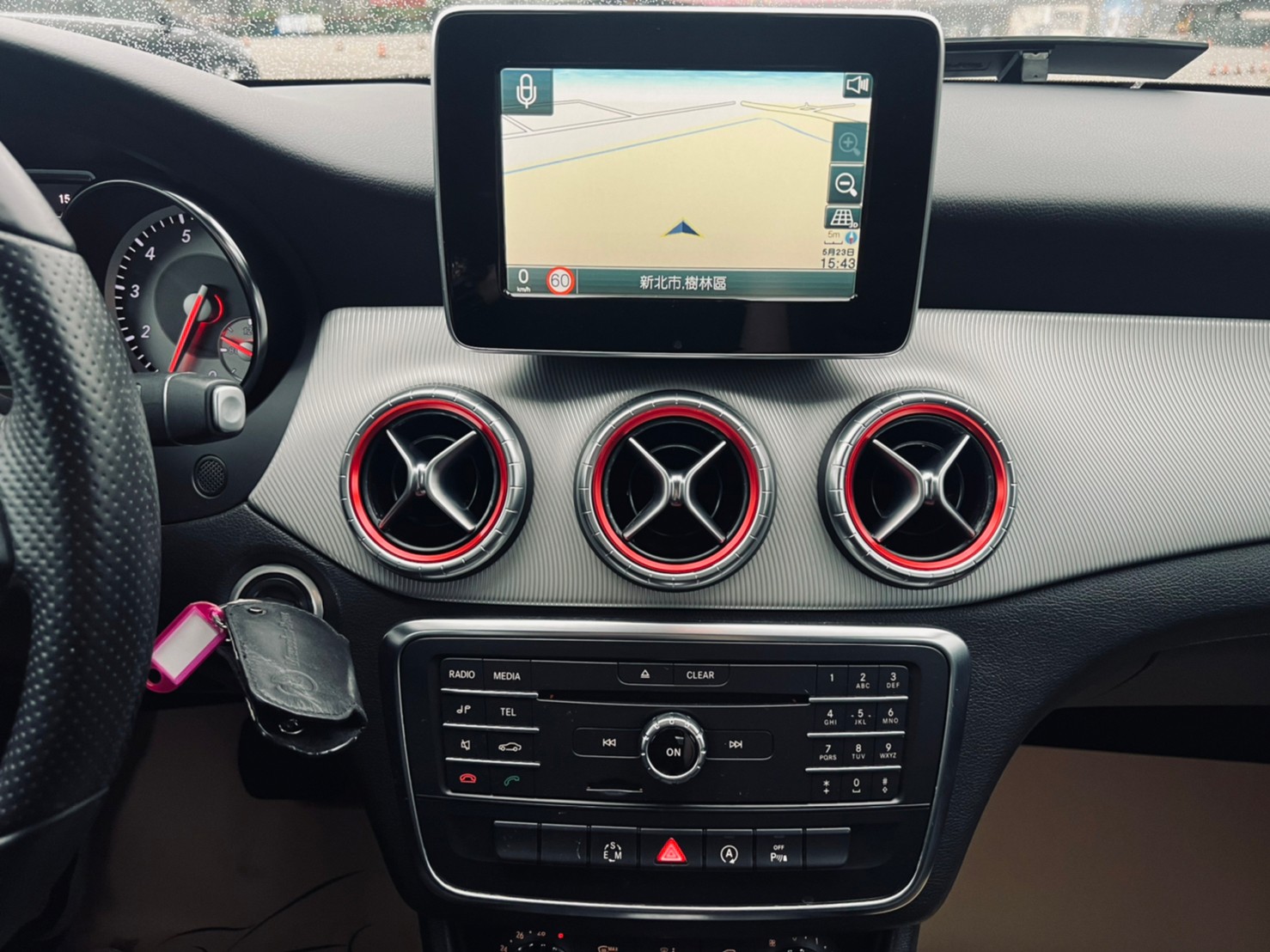 😍2015 C117 BENZ 總代理 Cla200 進口轎跑😍  第6張相片