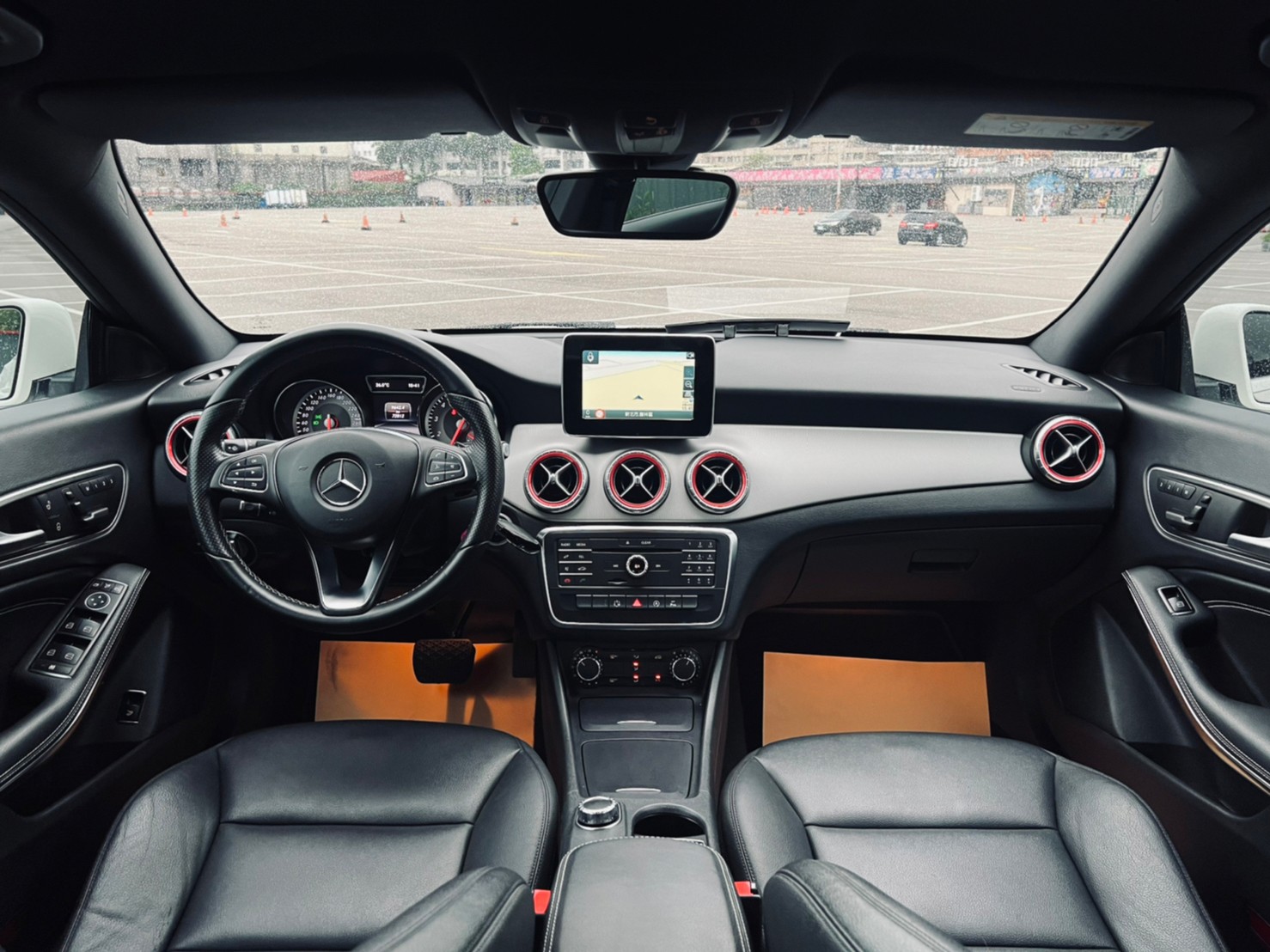 😍2015 C117 BENZ 總代理 Cla200 進口轎跑😍  第7張相片
