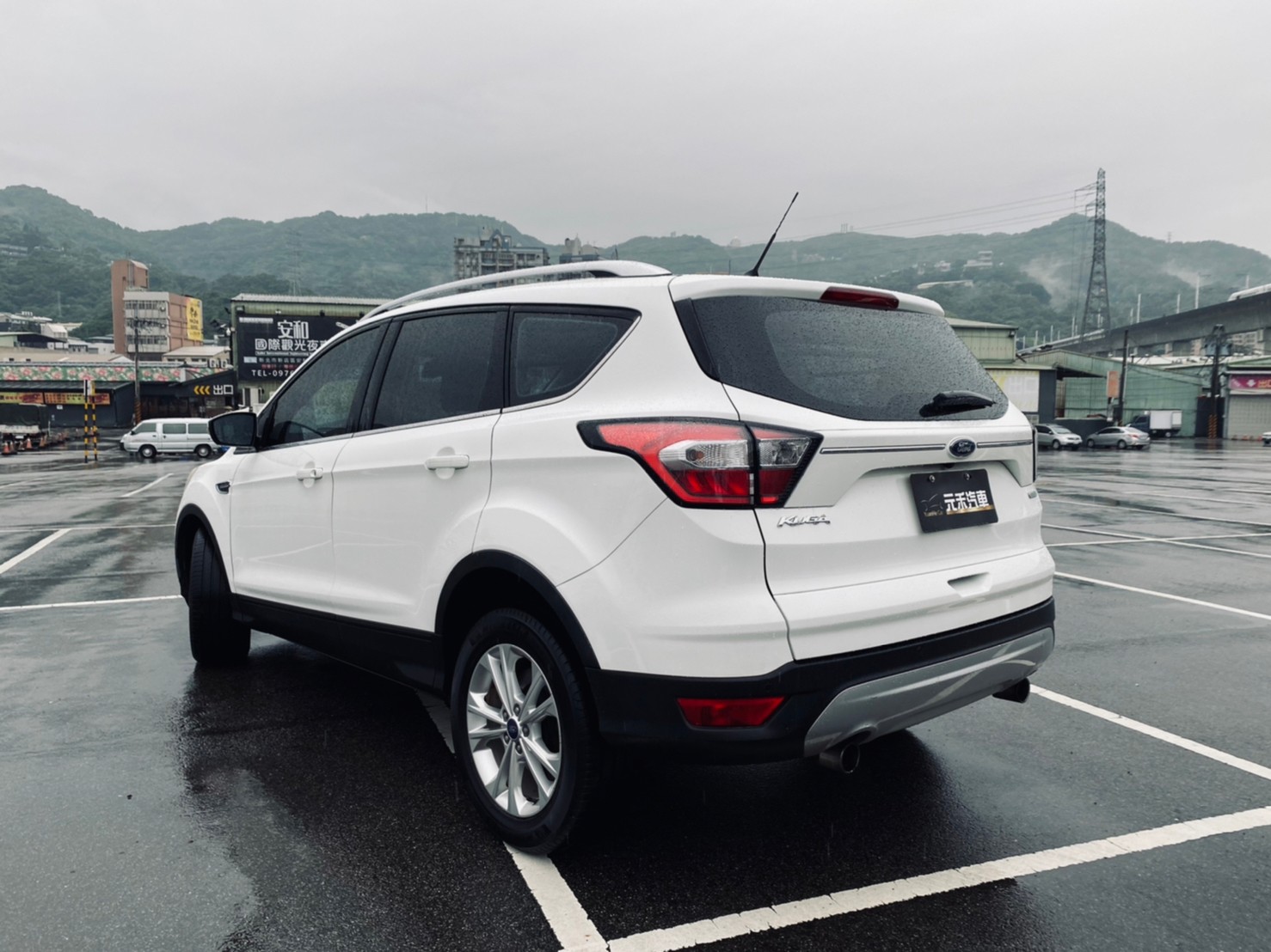 😍2017 Kuga 優質國產休旅 全景天窗 CarPlay😍  第2張相片