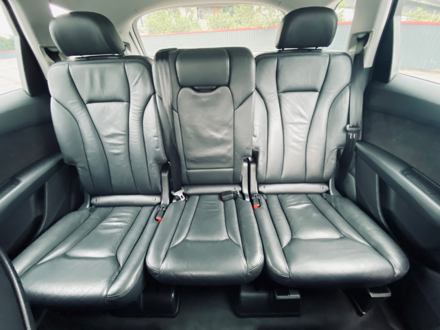 😍 2017式 Audi 奧迪 Q7 45TFSI quattro 333匹大馬力 七人座 進口四傳休旅 😍 (87)  第3張相片