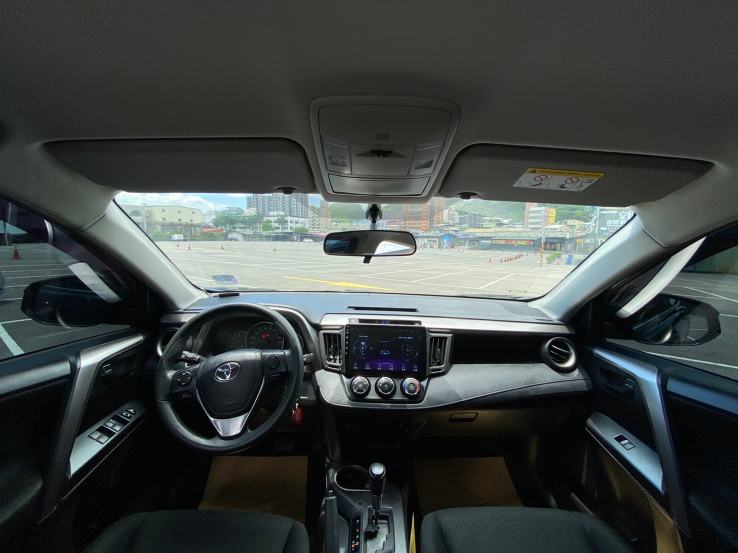 😍2019式 Toyota 豐田 RAV4 2.0 經典版 安卓機+抬頭顯示 現折30萬!! 高妥善率國產熱門休旅款😍  第3張相片