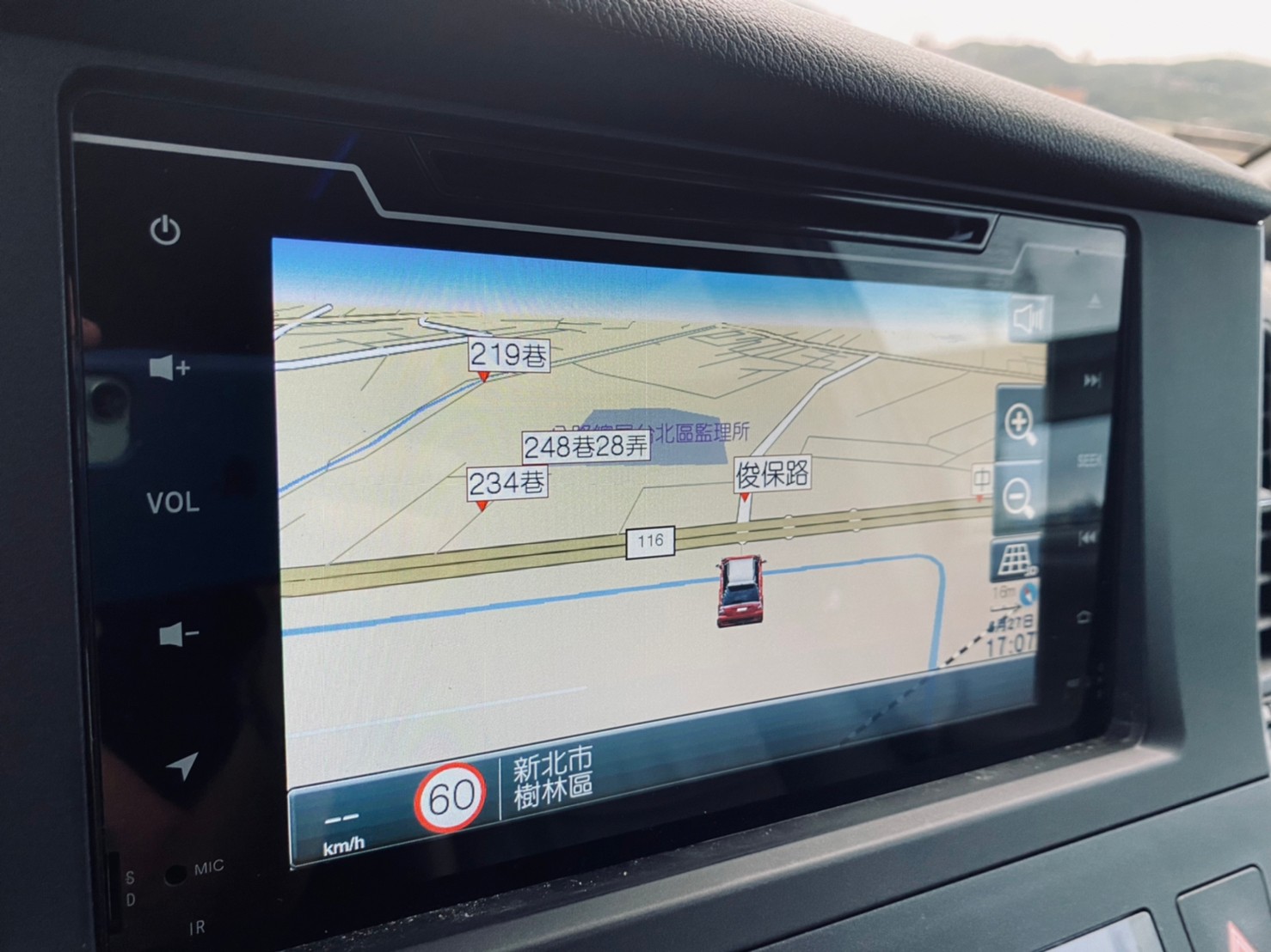 😍2015 Toyota 豐田 Sienna 希安娜 3.5 LE  八人座 廂型休旅 雙電滑門 安卓機  升級SE 19吋鋁圈 後座影音大螢幕 😍  第6張相片