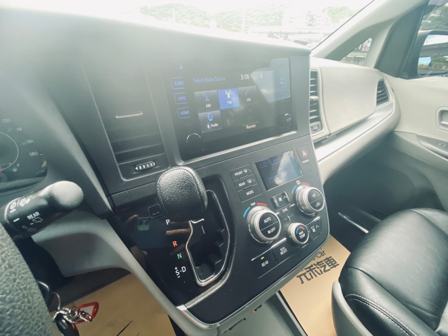 😍2015 Toyota 豐田 Sienna 希安娜 3.5 LE  八人座 廂型休旅 雙邊電滑門 多功能安卓機  升級SE 19吋鋁圈😍(091)  第6張相片