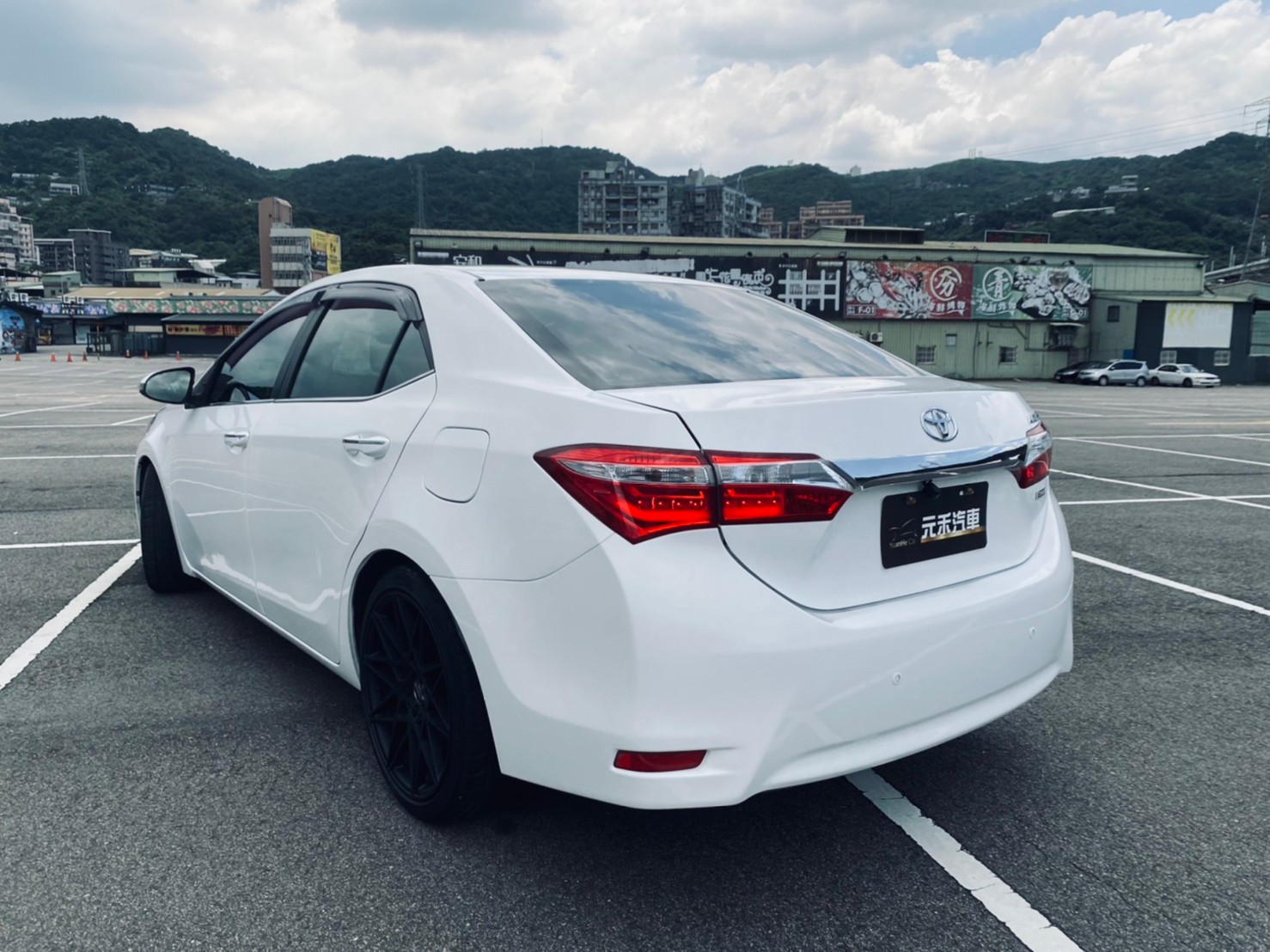 😍2016  Toyota 豐田 Corolla Altis 阿提斯 1.8 經典版 Safety+ 升級鋁圈卡鉗😍  第3張相片