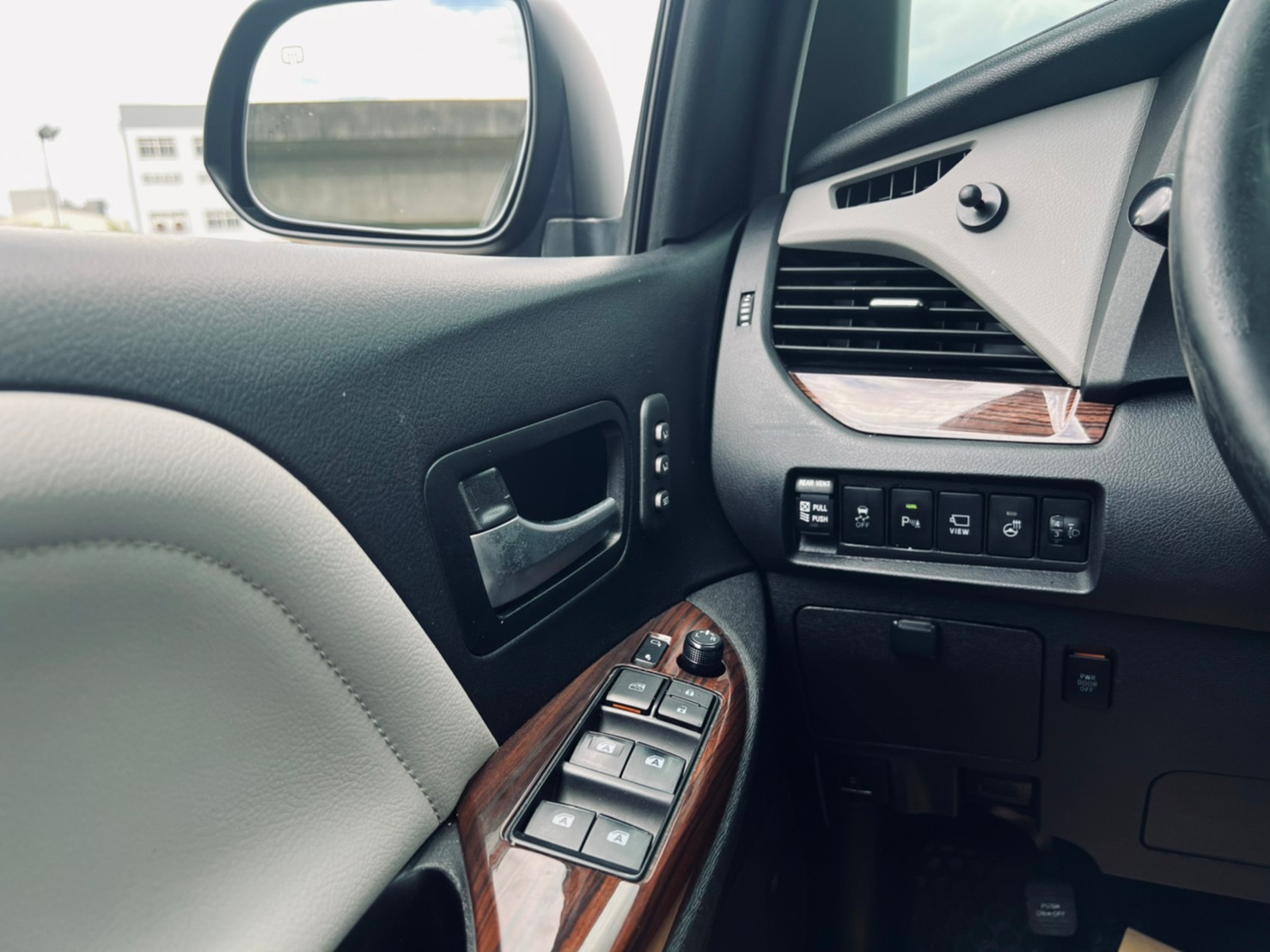 😍2018式 Toyota 豐田 Sienna 希安娜 3.5 Limited  七人座 ACC跟車 環景影像 雙電滑門 電尾門2018式 Sienna Limited A😍(084)  第2張相片