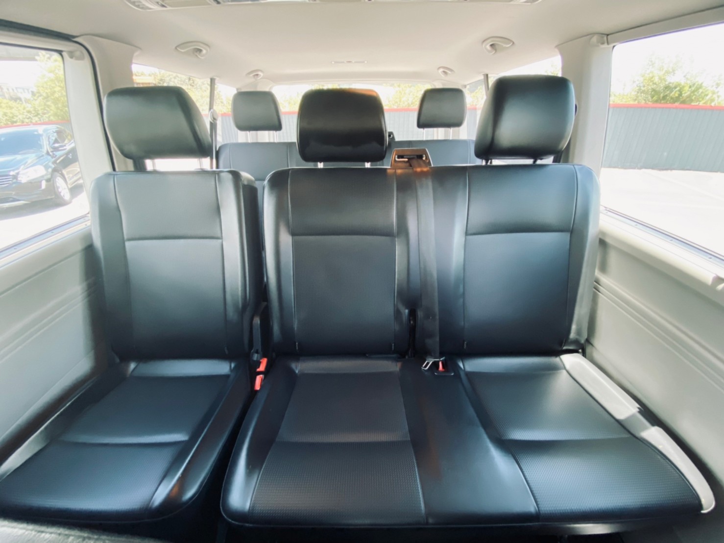 😍2019式 福斯 VW T6 Caravelle L  2.0 TDI 110kW 長軸 九人座 廂型商務休旅 車況漂亮免百萬😍(143)  第6張相片