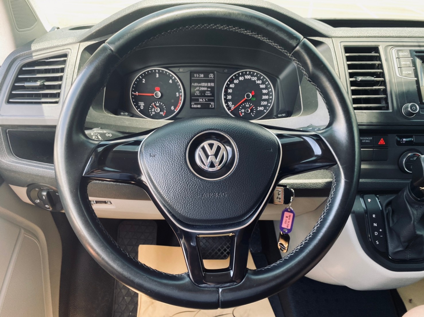 😍2019式 福斯 VW T6 Caravelle L  2.0 TDI 110kW 長軸 九人座 廂型商務休旅 車況漂亮免百萬😍(143)  第9張相片