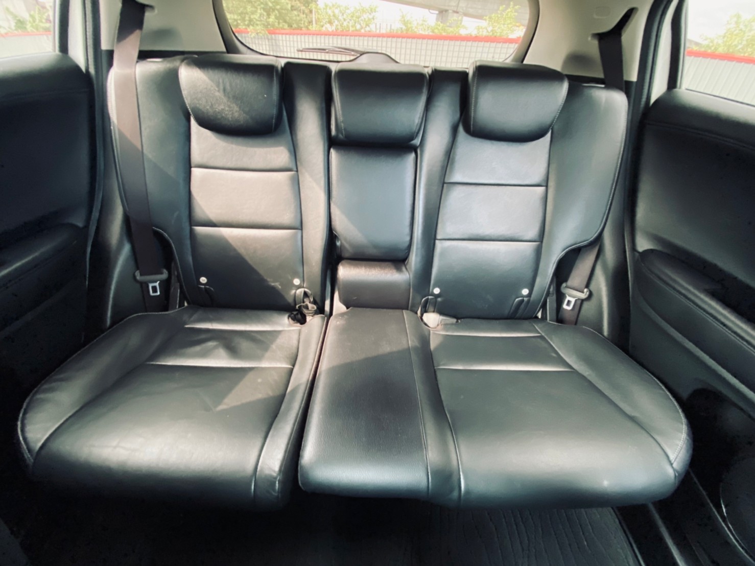 😍2017  Honda 本田 HRV 1.8 頂級S版 升級輕量化鋁圈 超保值 省油時尚掀背休旅😍(072)  第3張相片
