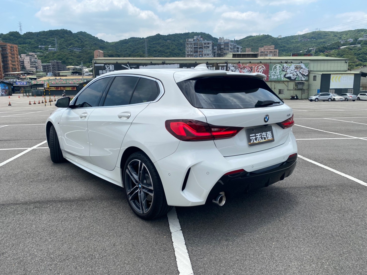 😍2021式 BMW 寶馬 總代理 118i Edition M版 CarPlay ACC  5AT 氣氛燈 超殺新外觀😍(016)  第9張相片