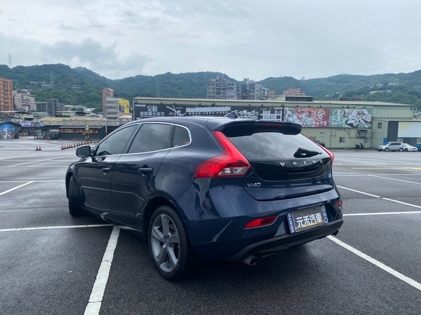 🔥 2015 Volvo 富豪 V40 T4旗艦版 1.6 ACC跟車 全景天窗 自動停車 掀背 🔥 (204)  第2張相片