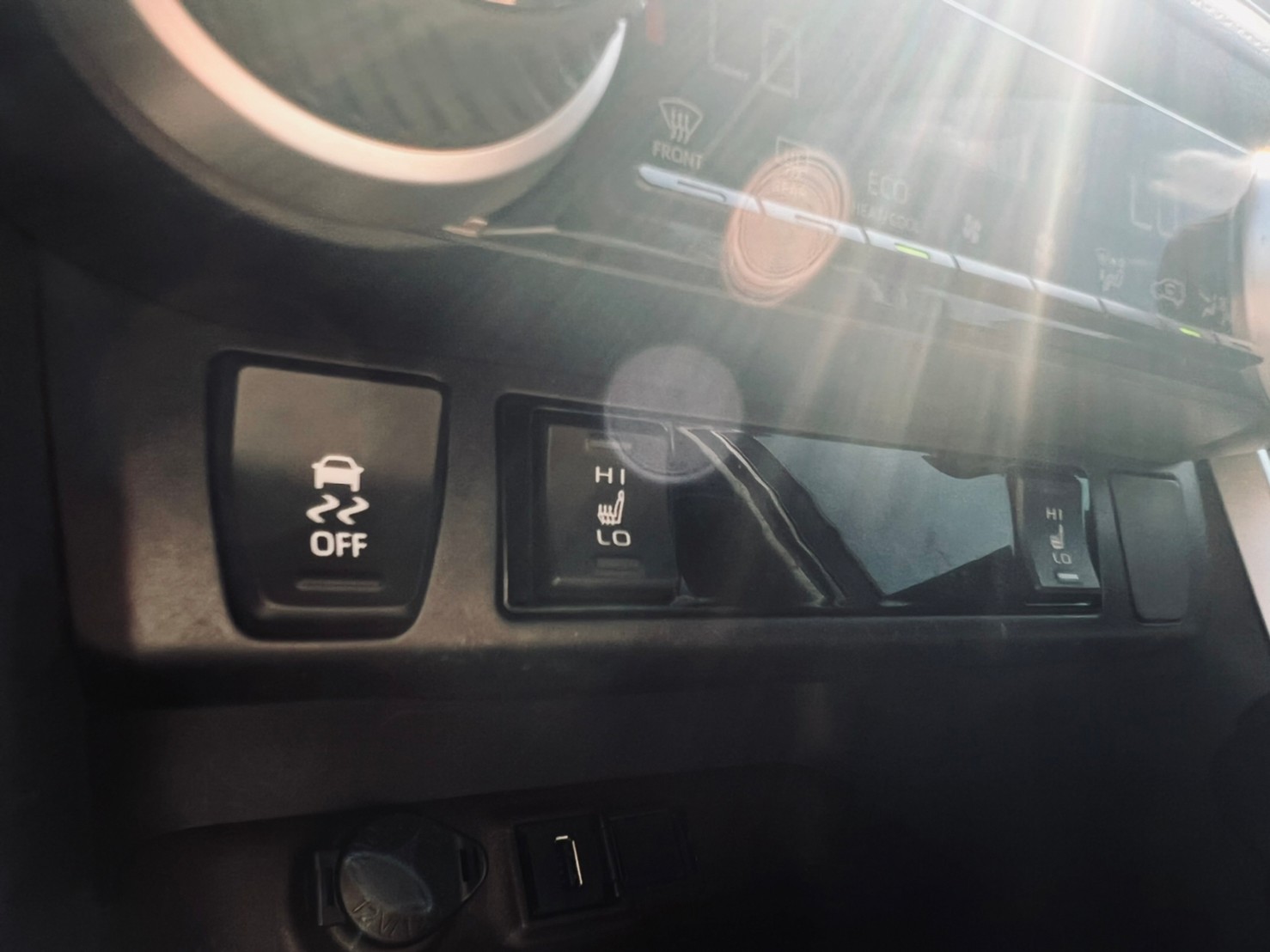 🔥 2019 5代 Toyota RAV4 2.0  ACC環景旗艦版 大滿配 新世代王者休旅 🔥 (088) 【阿龍中古車 0968-691-205】  第3張相片