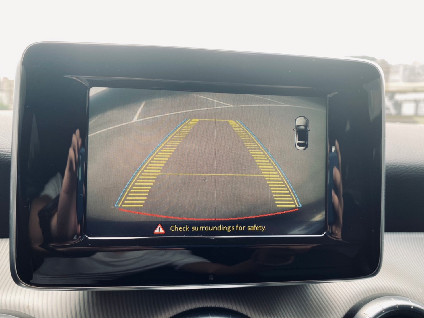 🔥 2015式 C117 BENZ 賓士 總代理 CLA CLA200 1.6 碳纖維小壓尾 黑化滿天星 實跑八萬 🔥 (042) 【阿龍中古車 0968-691-205】  第6張相片