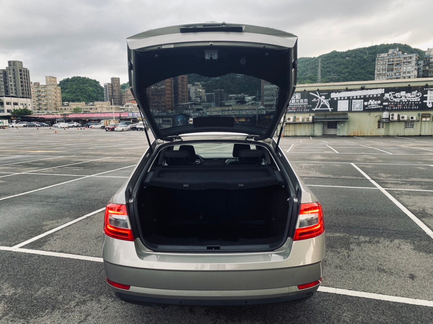 🔥2018 斯柯達 Skoda Octavia 1.0TSI 動能版 CarPlay 超省油稅小車 實跑五萬🔥 (019) 【阿龍中古車 0968-691-205】  第2張相片