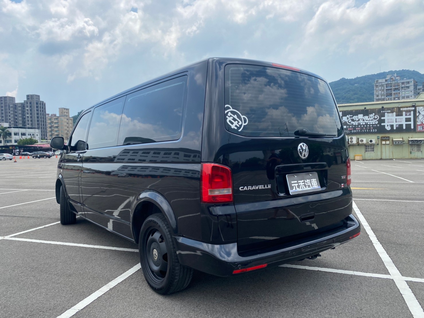 🔥 2014 VW 福斯 T5 2.0 TDI LWB 四門 十人座 廂型休旅 60萬有找 🔥 (202) 【阿龍中古車 0968-691-205】  第2張相片