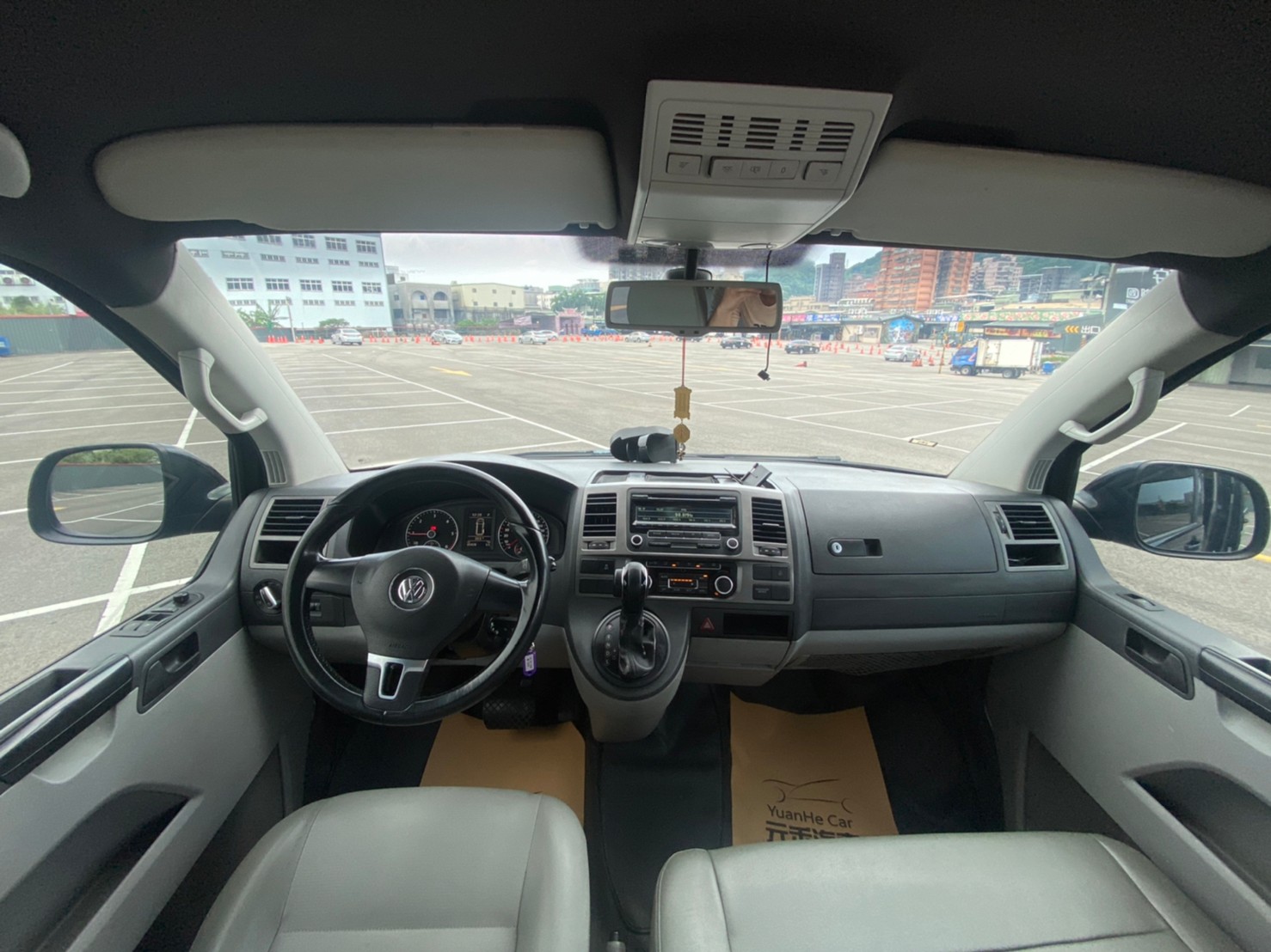 🔥 2014 VW 福斯 T5 2.0 TDI LWB 四門 十人座 廂型休旅 60萬有找 🔥 (202) 【阿龍中古車 0968-691-205】  第4張相片