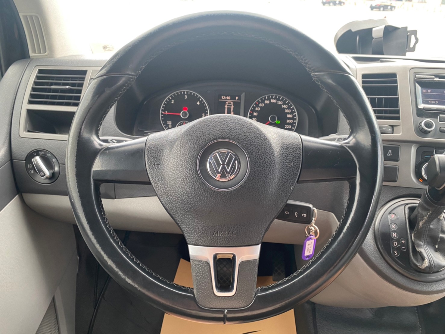 🔥 2014 VW 福斯 T5 2.0 TDI LWB 四門 十人座 廂型休旅 60萬有找 🔥 (202) 【阿龍中古車 0968-691-205】  第9張相片