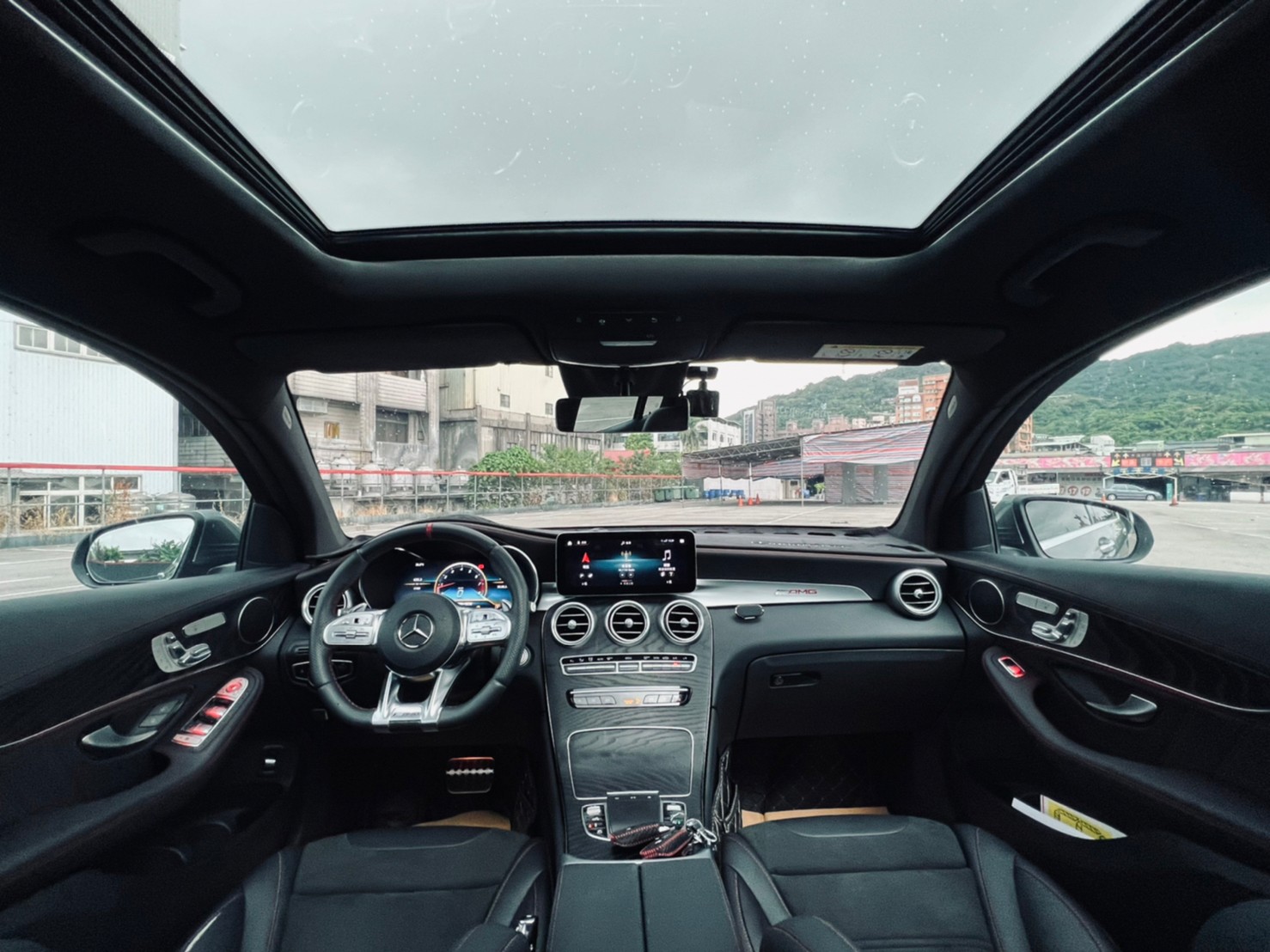 🔥 2022式 C253 BENZ 賓士 GLC GLC43 Coupe AMG 4MATIC 3.0 無線充電 自動停車 僅跑4千 新車保固 🔥 (205) 【阿龍中古車 0968-691-205】  第7張相片