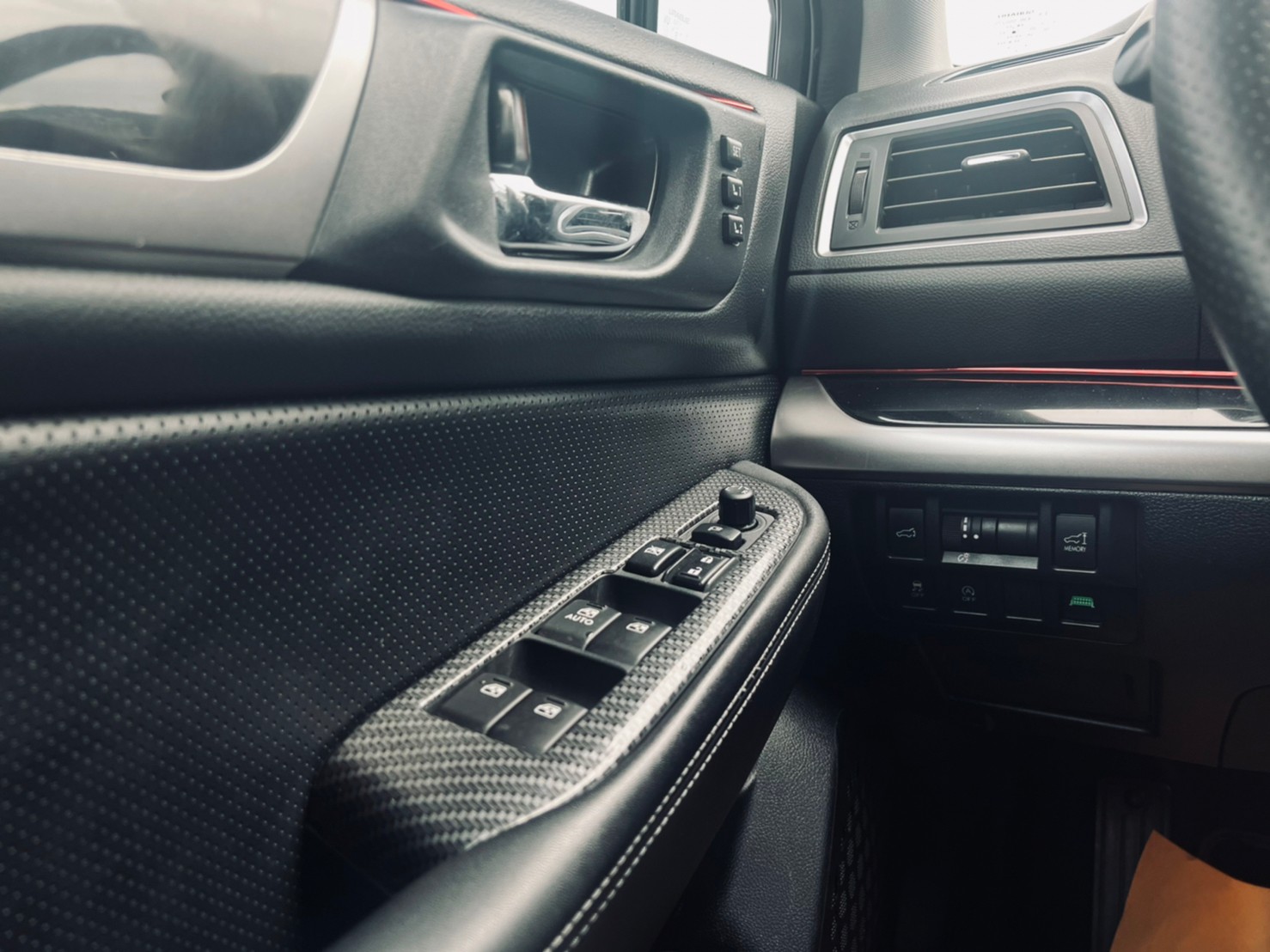 🔥 2015 速霸陸 Subaru Outback 2.5i-S  四驅 運動跨界休旅 雙電熱椅 天窗 升級 18吋輕量鋁圈 安卓機 🔥 (091)  【阿龍中古車 0968-691-205】  第4張相片