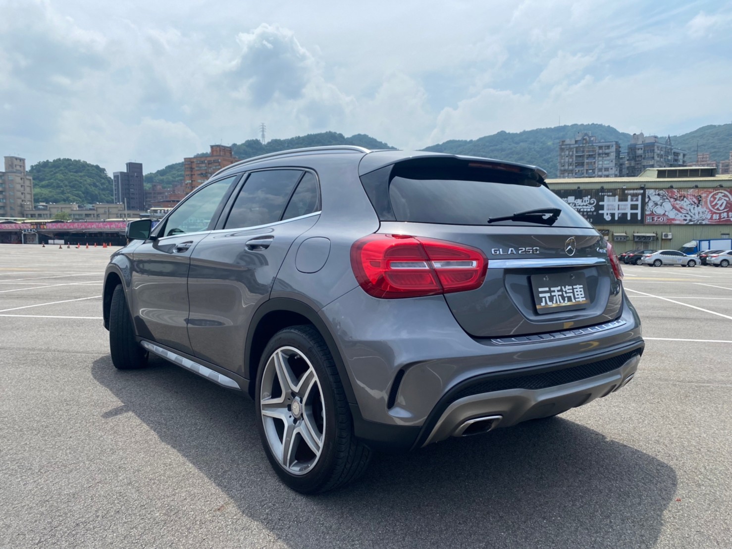 🔥 2014 X156 賓士 Benz GLA GLA250 4MATIC 2.0 AMG套件 全景天窗 HK環繞音響 電尾門 四驅 跨界掀背 🔥 (127) 【阿龍中古車 0968-691-205】  第9張相片