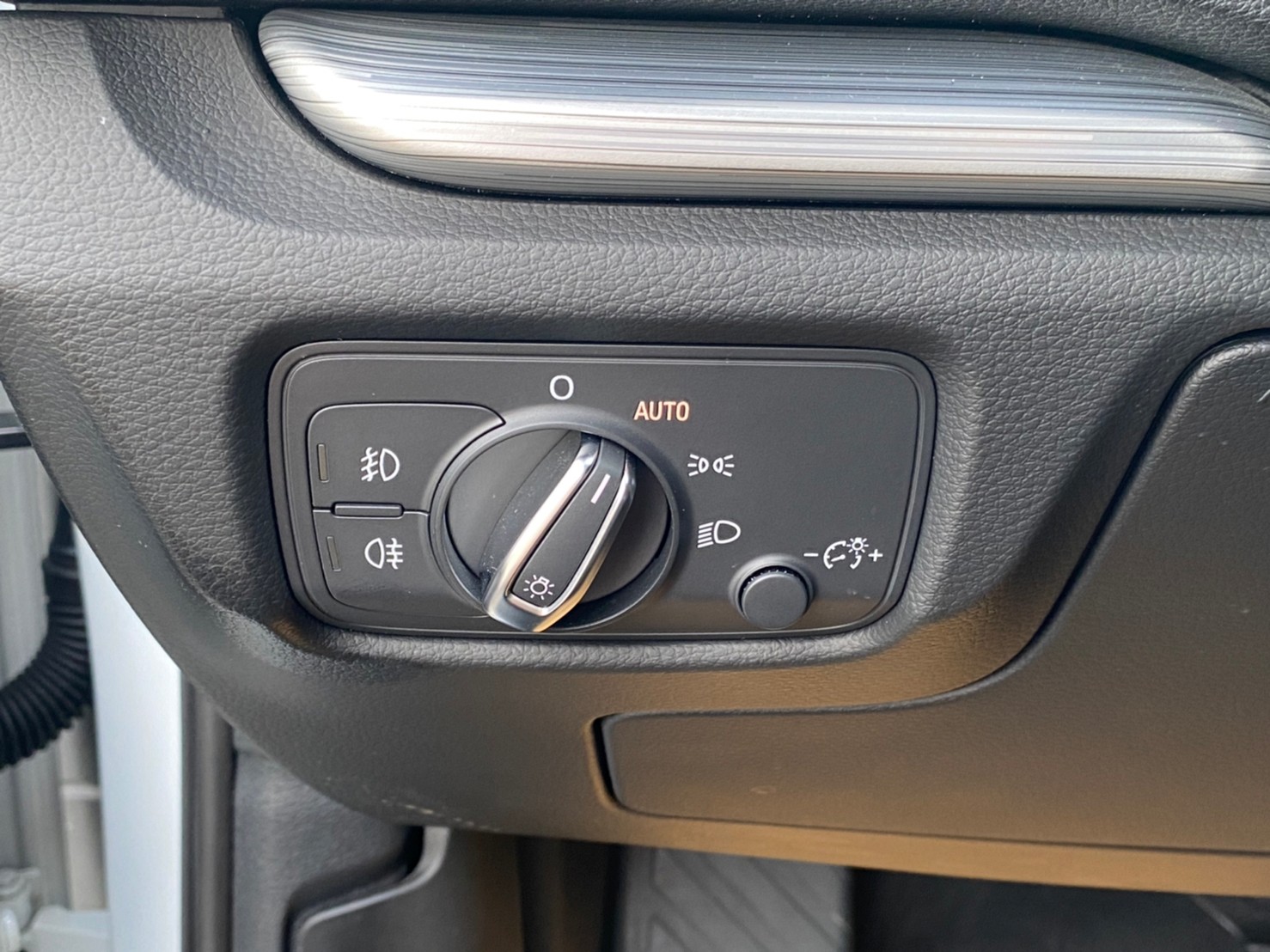 🔥 2014 Audi  奧迪 A3 Sedan 40TFSI 1.8 原價現免百多萬 🔥 (197) 【阿龍中古車 0968-691-205】  第8張相片