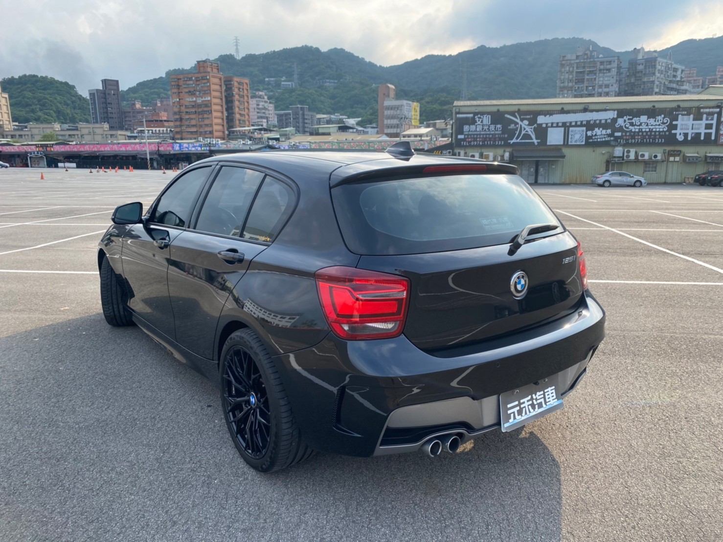 🔥 2014 F20 BMW 寶馬 125i  M Sport 2.0 末代後驅M版鋼砲 升級18吋輕量化鋁圈 前對六卡鉗 前加大通風碟 實跑八萬 🔥 (209)  (【阿龍中古車 0968-691-205】  第2張相片