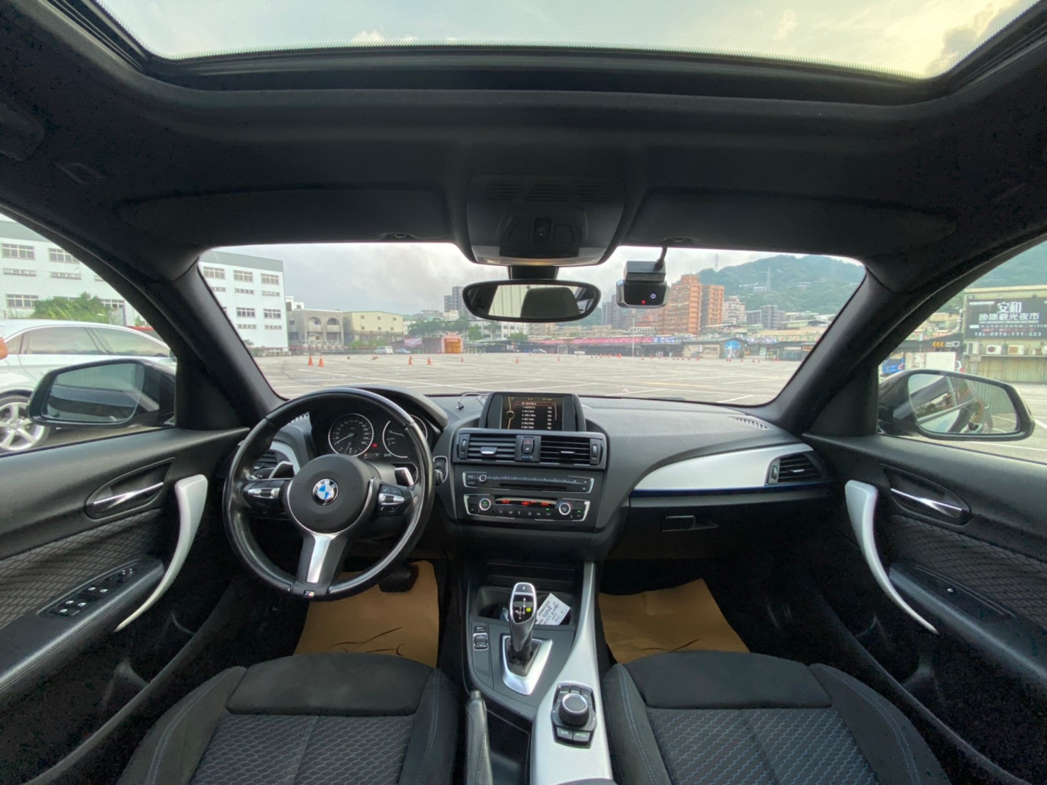 🔥 2014 F20 BMW 寶馬 125i  M Sport 2.0 末代後驅M版鋼砲 升級18吋輕量化鋁圈 前對六卡鉗 前加大通風碟 實跑八萬 🔥 (209)  (【阿龍中古車 0968-691-205】  第3張相片